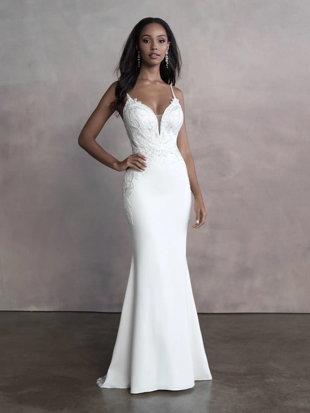 Vestido de novia Allure 9815 sirena de crepe con corsé bordado, disponible en Belgrano, Buenos Aires