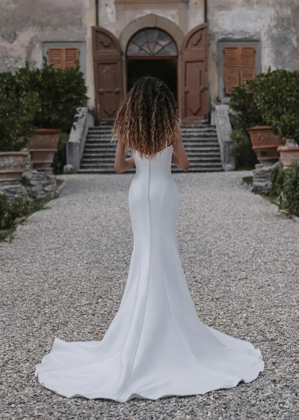 Vestido de novia Allure E308 de satén corte columna en Buenos Aires
