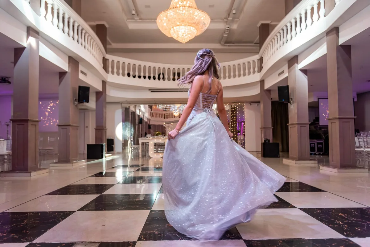 Vestido de 15 años con brillos de cristal de alta costura en Buenos Aires